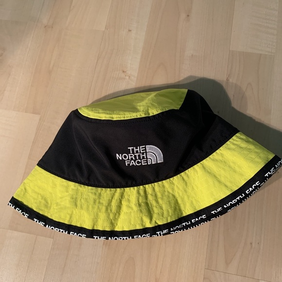 HOST ✅ THE NORTH FACE CYPRESS BUCKET HAT - Unisex - Picture 3 of 4